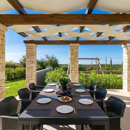 Eleonora, Luxury In Visnjan, Zuzici, Near Porec Villa