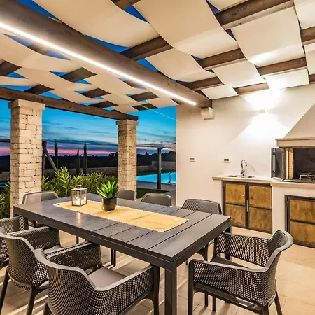 Eleonora, Luxury In Visnjan, Zuzici, Near Porec Villa *