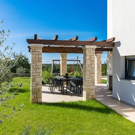 Eleonora, Luxury In Visnjan, Zuzici, Near Porec Villa